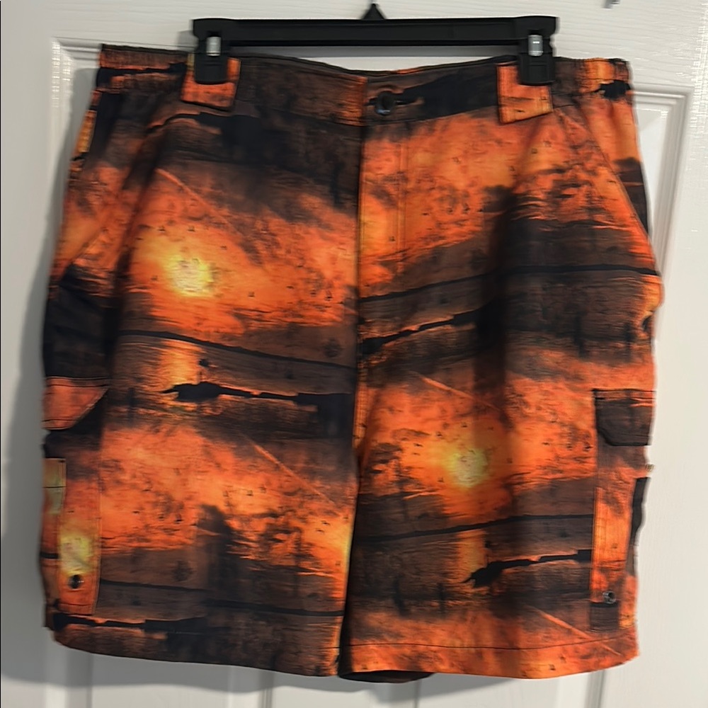 Reel Legend men’s size large Vibrant Orange and Black Cargo Shorts